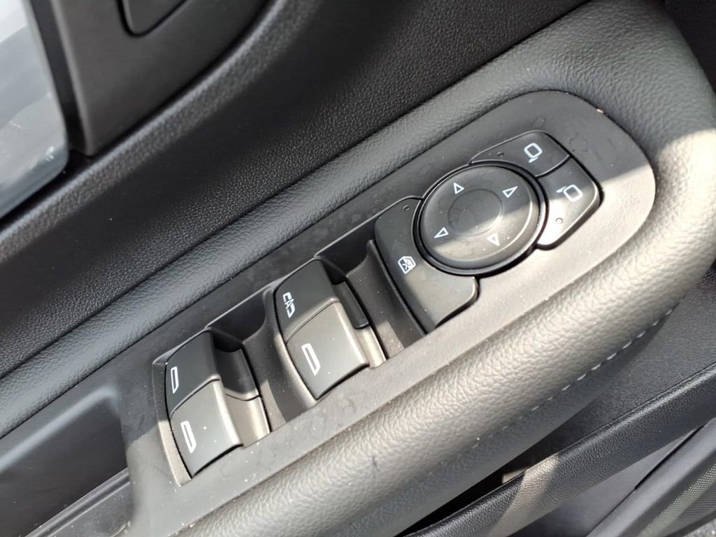 Certified 2024 GMC Terrain SLT image 16