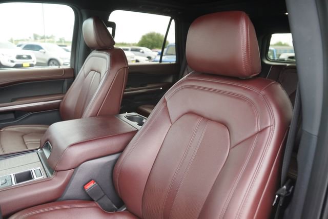 Used 2022 Ford Expedition Limited RWD image 10