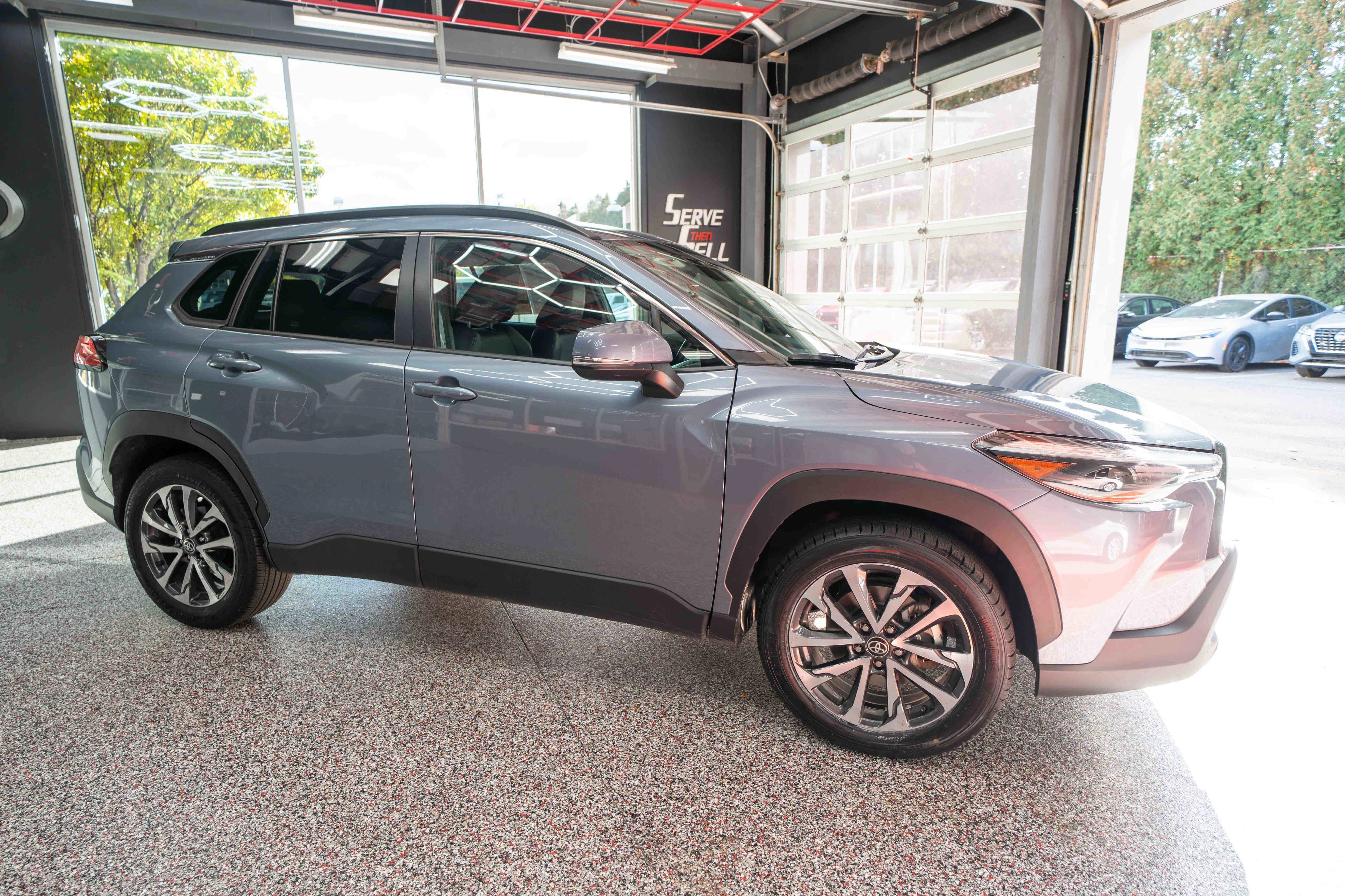 Used 2023 Toyota Corolla Cross XLE image 5