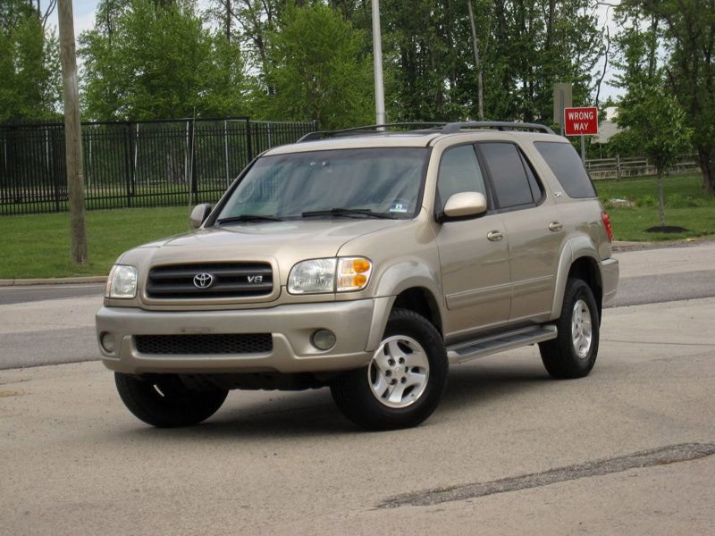 Used 2004 Toyota Sequoia SR5 AWD/4WD image 3