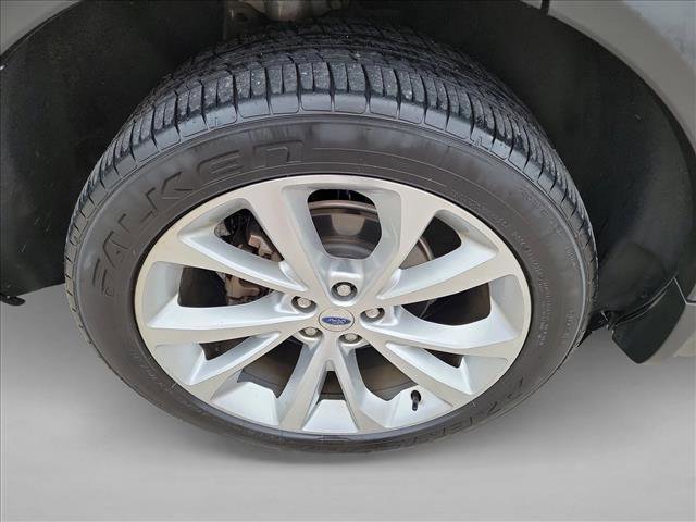 Used 2022 Ford Explorer Platinum w/ Equipment Group 601A AWD/4WD image 11