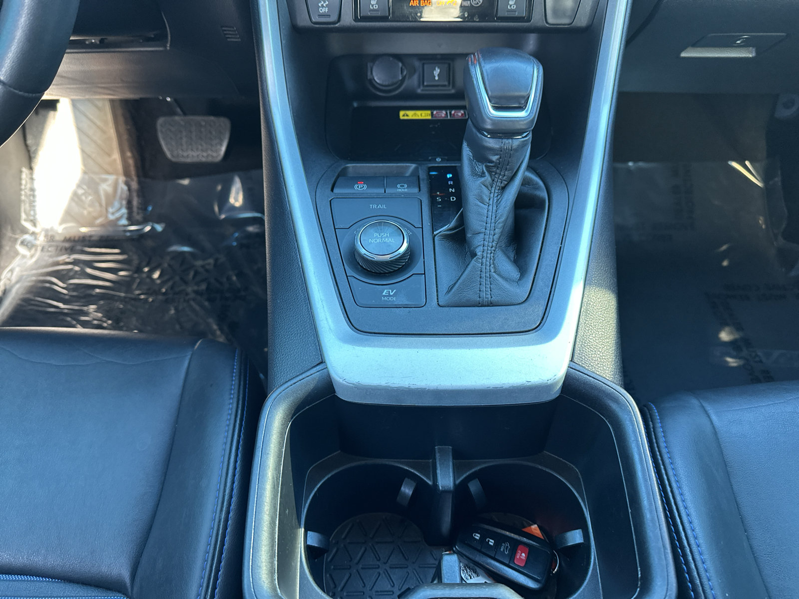Used 2022 Toyota RAV4 XSE AWD/4WD image 23