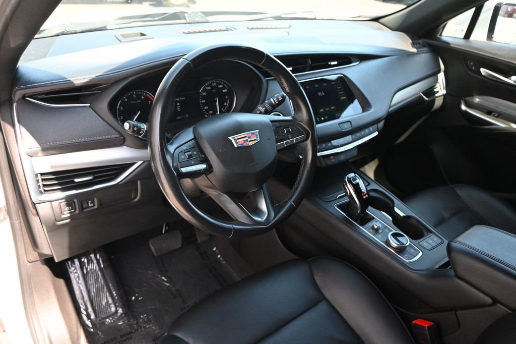 Used 2022 Cadillac XT4 Premium Luxury w/ Safety Alert Package image 7