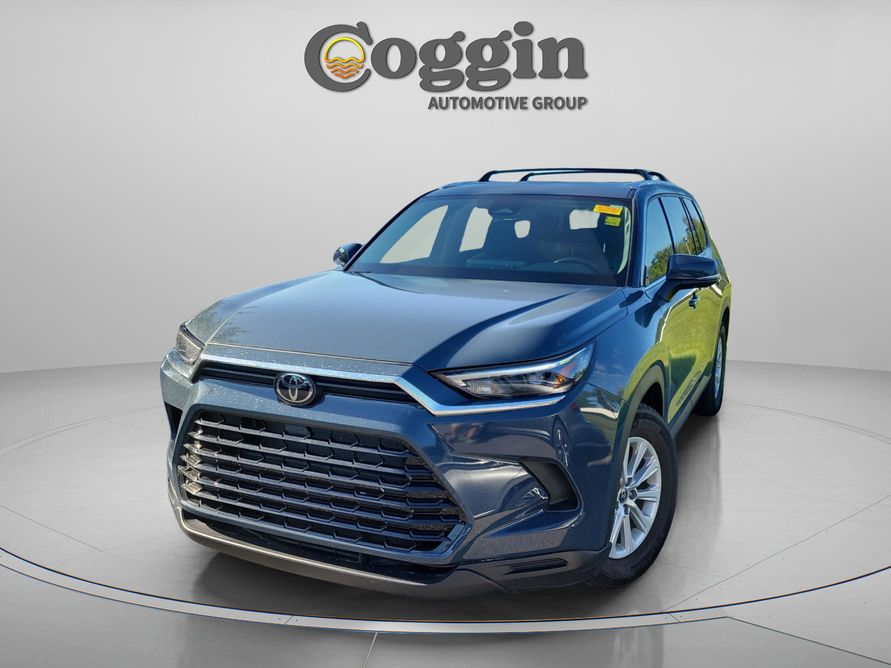 Used 2024 Toyota Grand Highlander FWD image 2