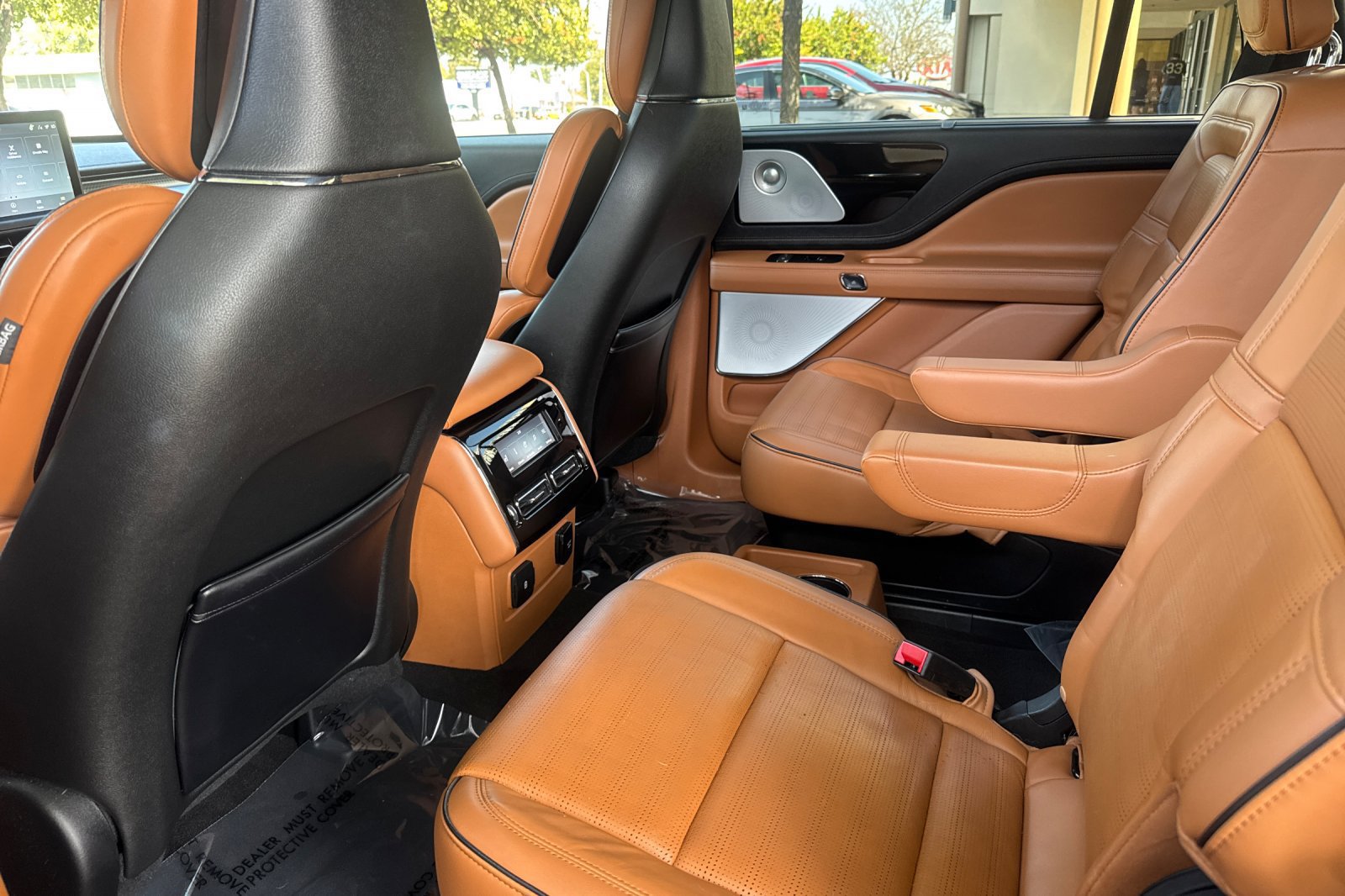 Used 2023 Lincoln Aviator Black Label Grand Touring w/ Class IV Trailer Tow Package AWD/4WD image 12