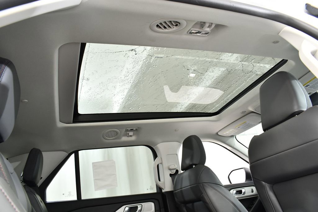 New 2026 Ford Explorer Active image 18