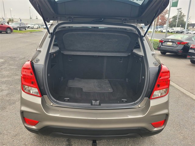 Used 2022 Chevrolet Trax LS w/ Tint and Cruise Package image 11