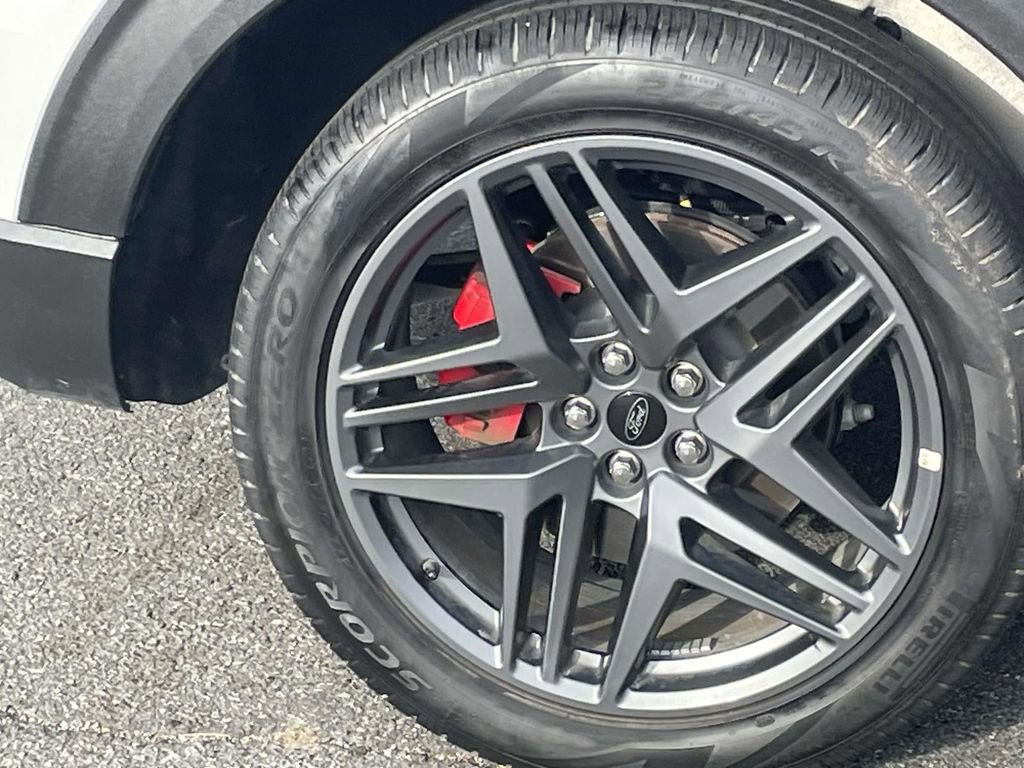 Used 2025 Ford Explorer ST-Line w/ ST-Line Street Pack image 13