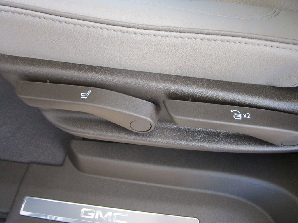 New 2026 GMC Yukon XL Elevation image 22