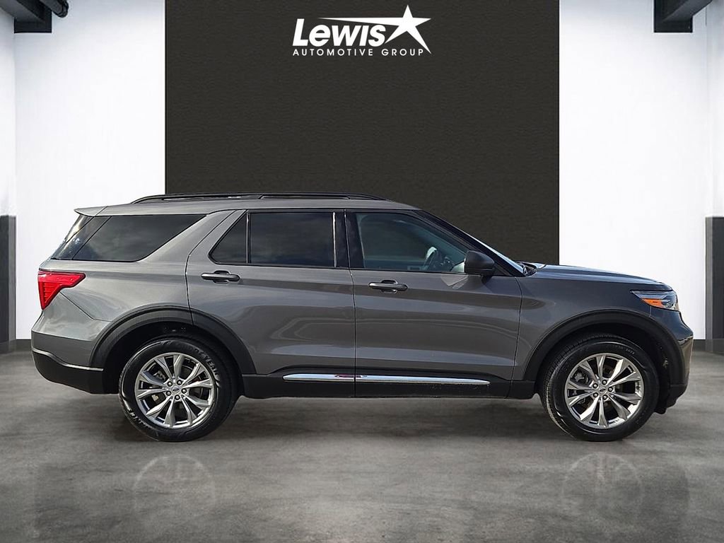 Used 2023 Ford Explorer XLT w/ Equipment Group 202A AWD/4WD image 5