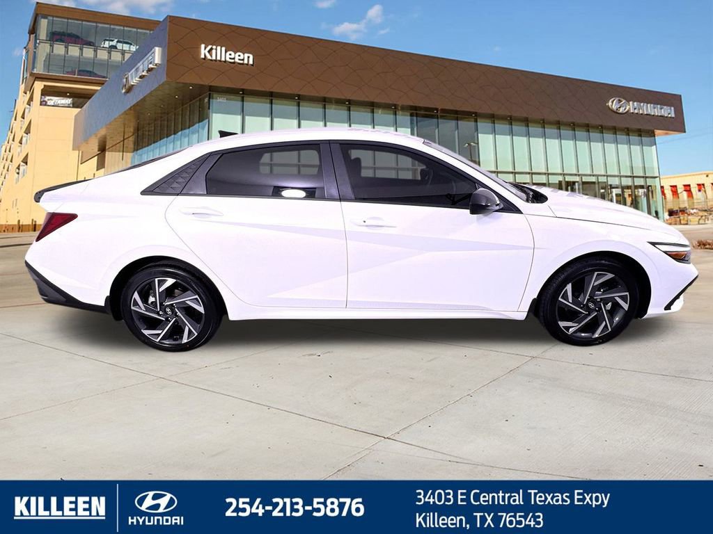 Used 2025 Hyundai Elantra Sport FWD image 10