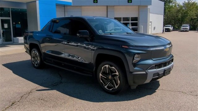 New 2026 Chevrolet Silverado EV LT w/ Premium Package image 2