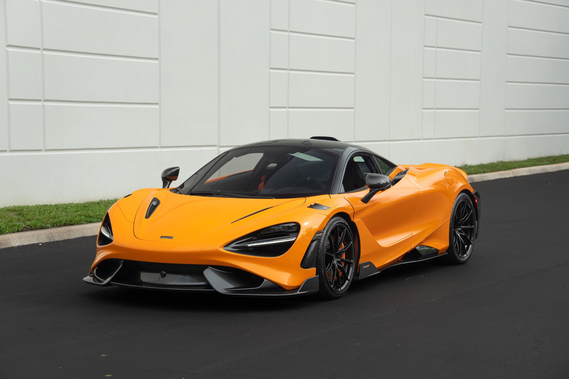 Used 2021 McLaren 765LT image 25
