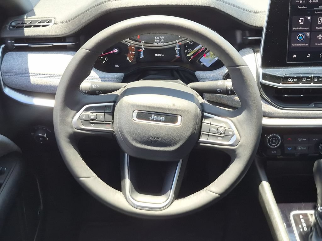 Used 2025 Jeep Compass Latitude w/ Sun & Sound Group AWD/4WD image 23