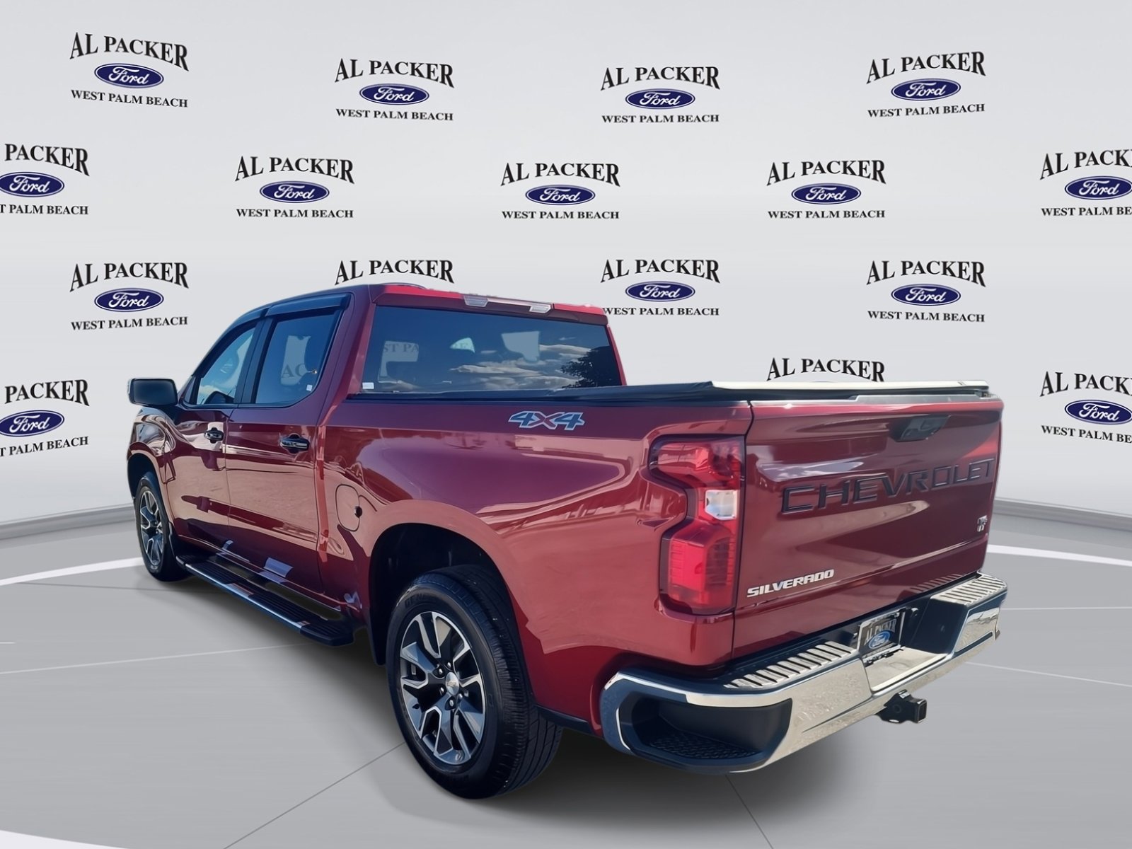 Used 2024 Chevrolet Silverado 1500 LT image 3