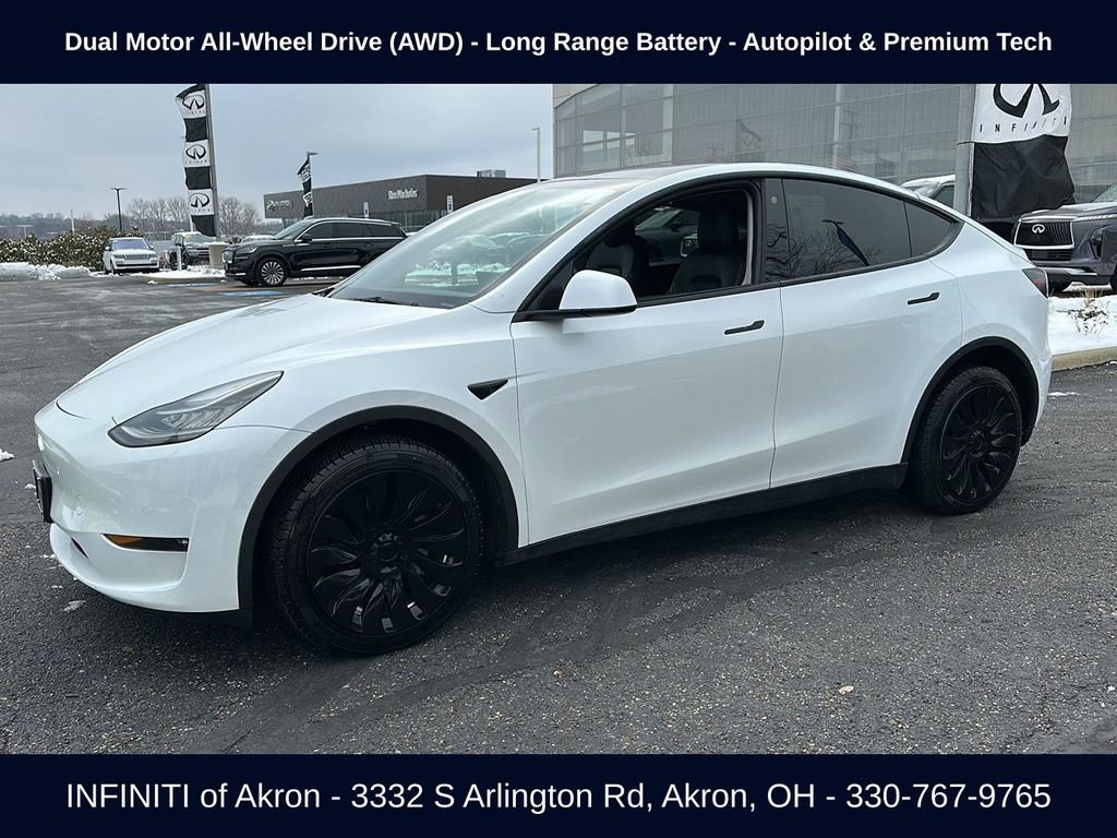 Used 2022 Tesla Model Y Long Range image 7