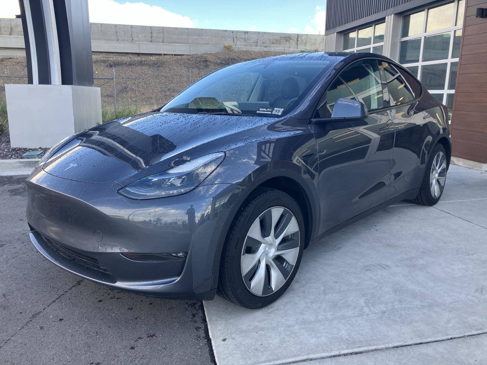 Used 2023 Tesla Model Y 2WD image 4