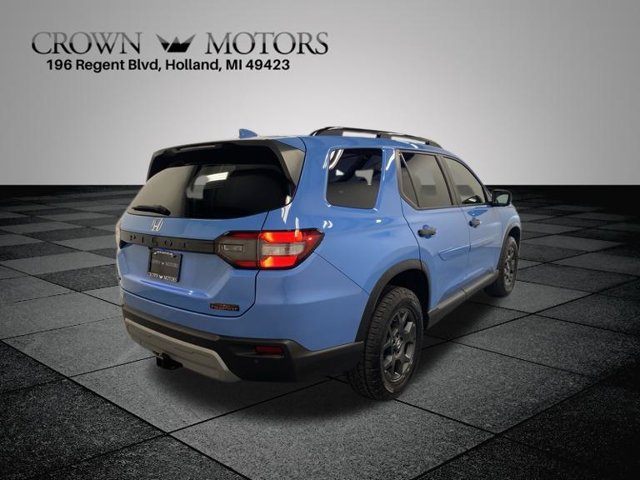 Certified 2025 Honda Pilot TrailSport image 6