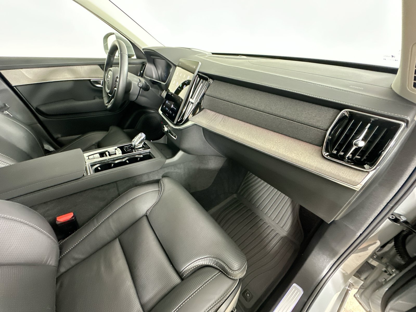 Certified 2026 Volvo XC90 B6 Ultra w/ Protection Package AWD/4WD image 45