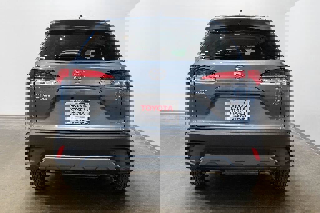 Certified 2023 Toyota Corolla Cross LE image 8