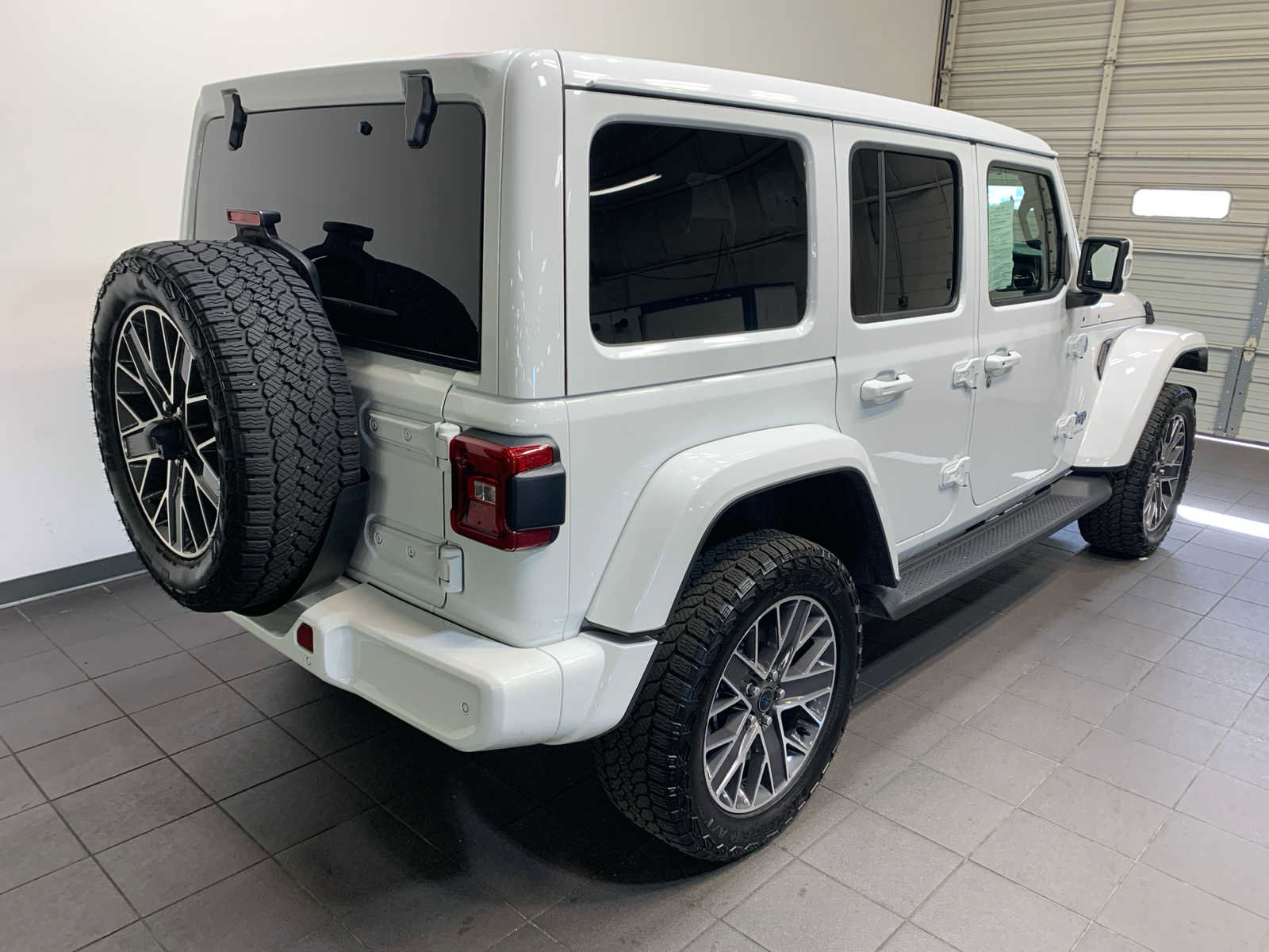 Used 2024 Jeep Wrangler High Altitude image 3