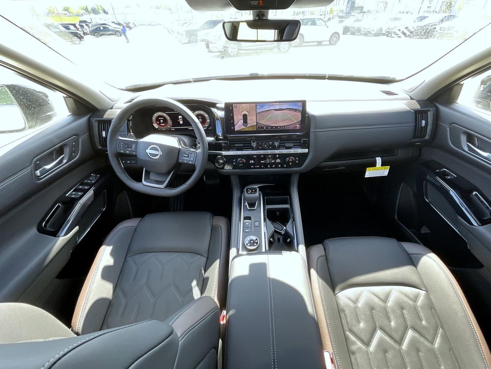 New 2026 Nissan Pathfinder Platinum AWD/4WD image 13
