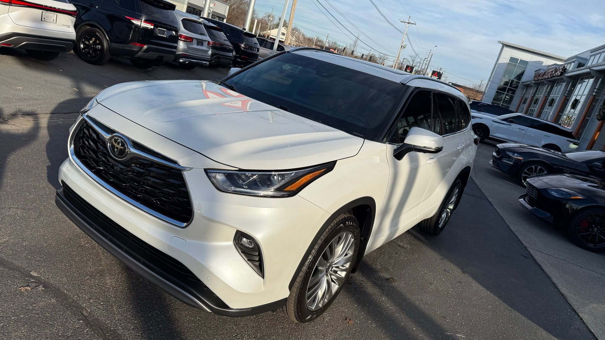Used 2022 Toyota Highlander Platinum image 12