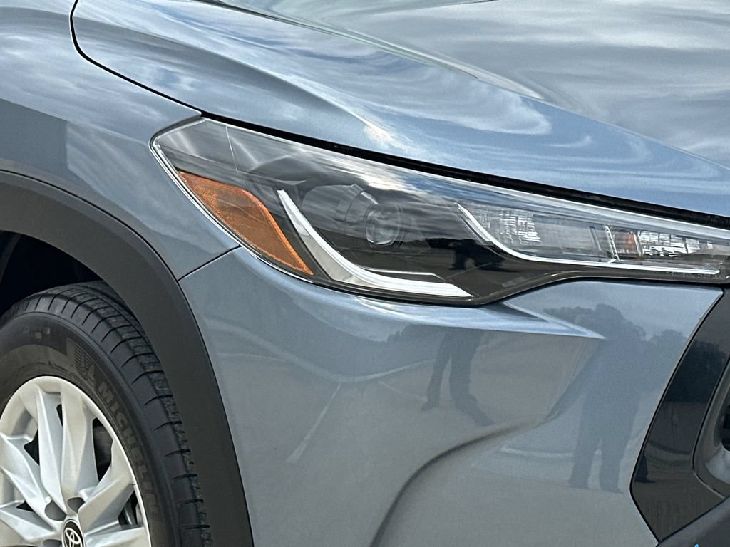 Used 2023 Toyota Corolla Cross LE AWD/4WD image 9