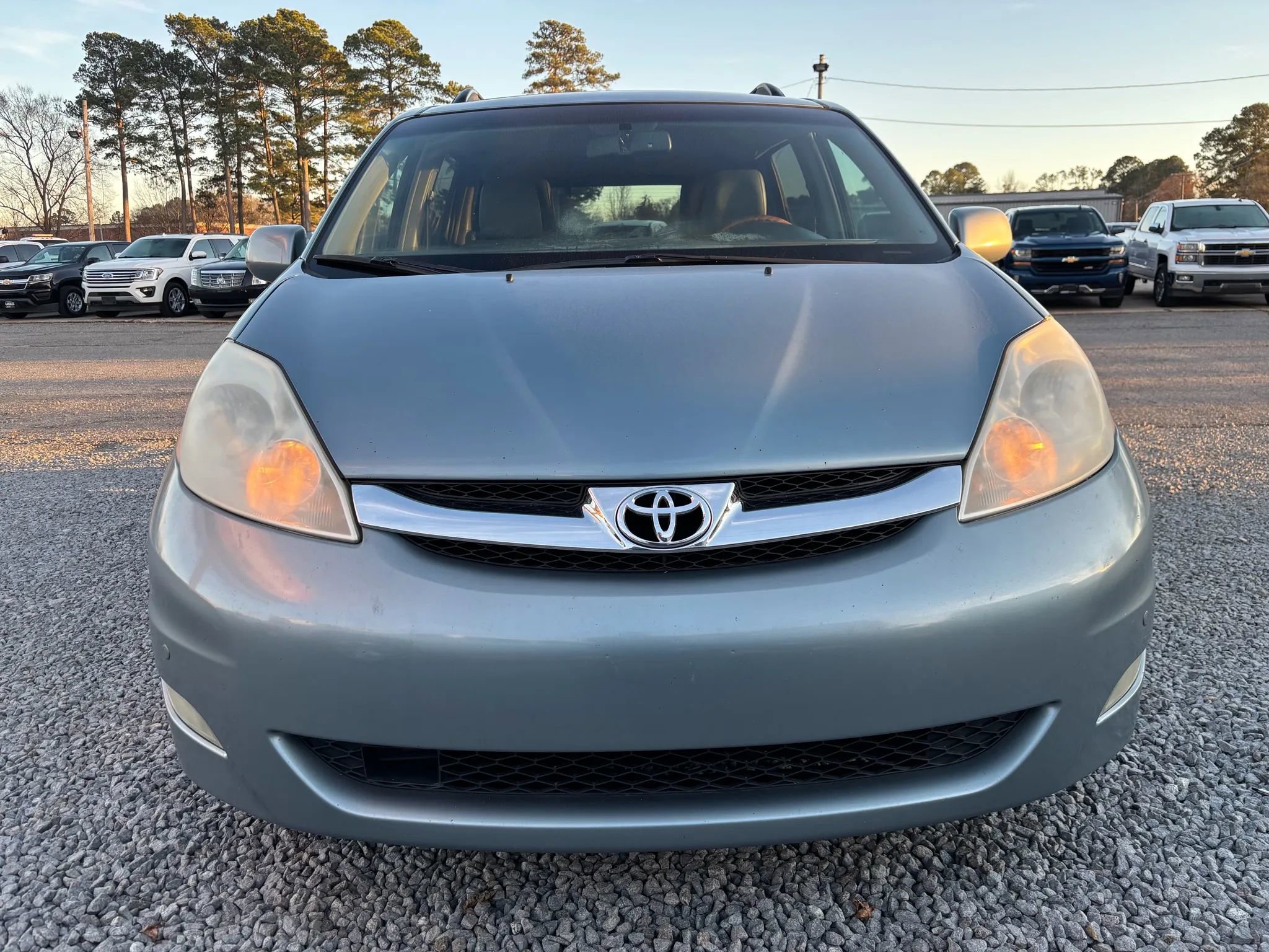 Used 2009 Toyota Sienna XLE image 4