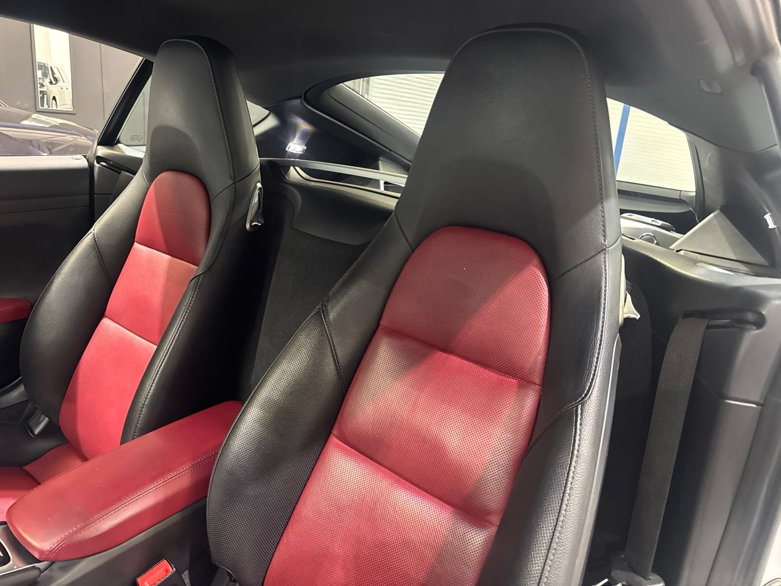 Used 2019 Porsche 718 Cayman RWD image 20