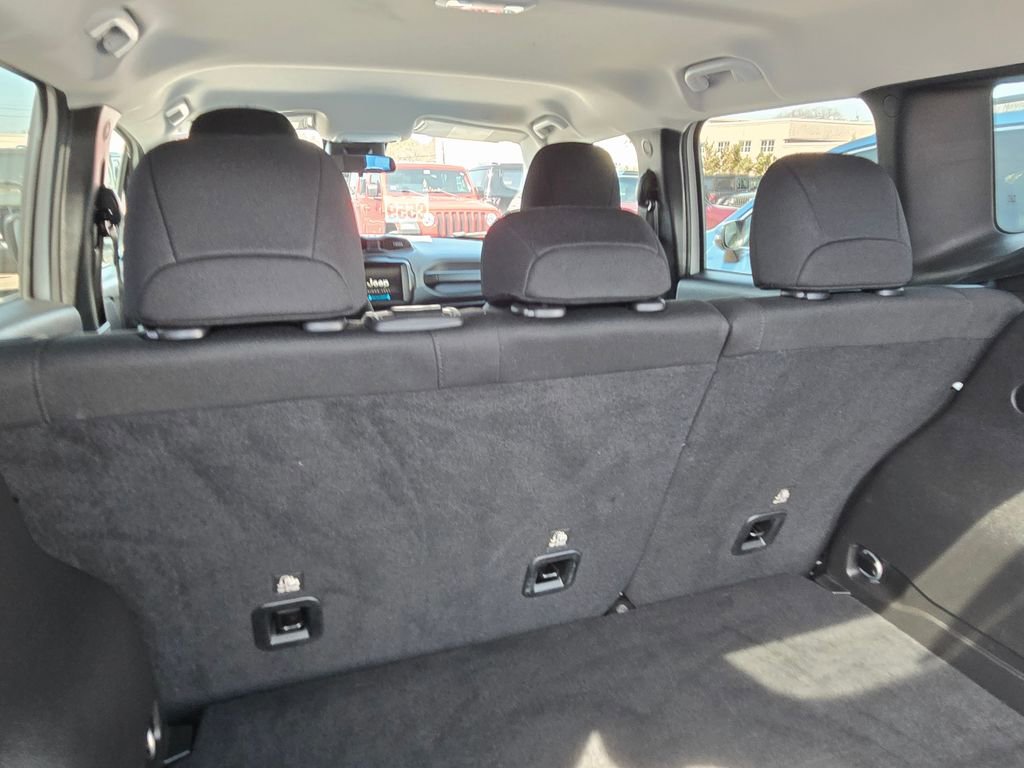 Certified 2023 Jeep Renegade Latitude image 12