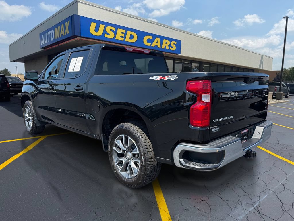 Used 2025 Chevrolet Silverado 1500 LT AWD/4WD image 7