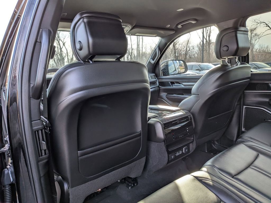 Used 2022 Jeep Wagoneer Series III image 17