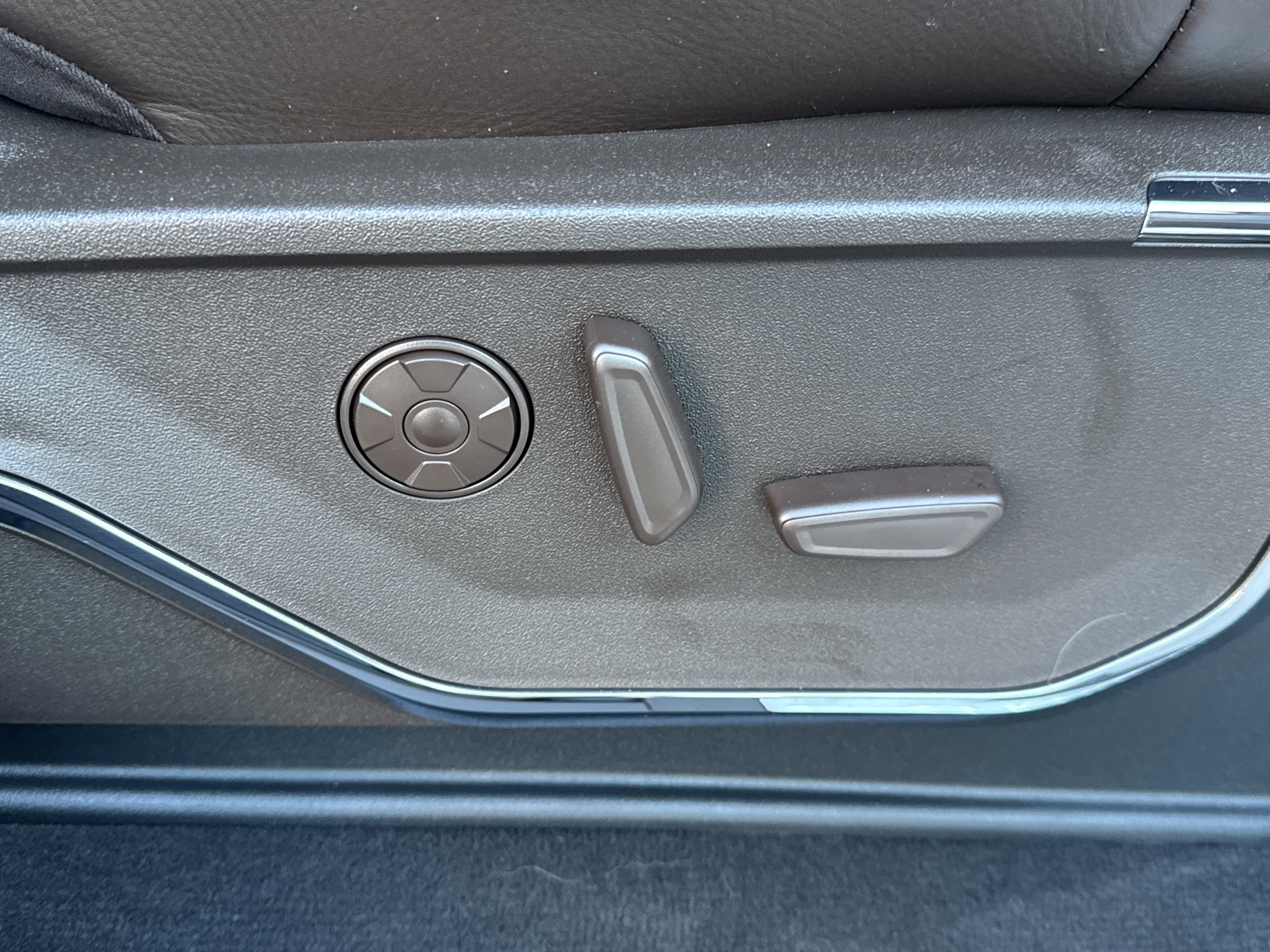 Used 2025 Ford F350 King Ranch w/ FX4 Off-Road Package image 15