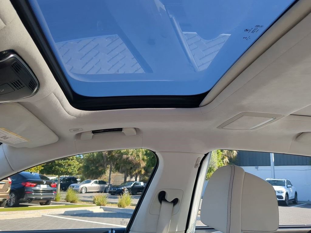 Used 2021 BMW ALPINA B7 xDrive image 21