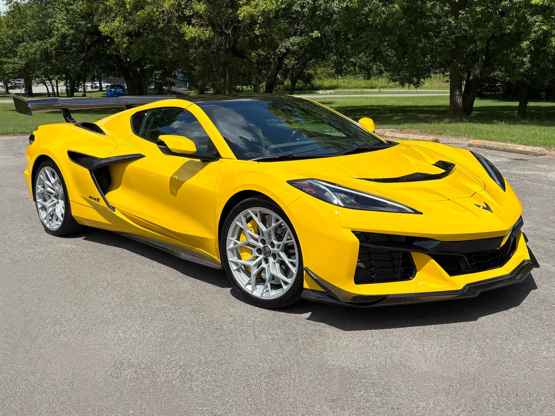 Used 2026 Chevrolet Corvette ZR1 w/ ZR1 Carbon Fiber Aero Package RWD image 1