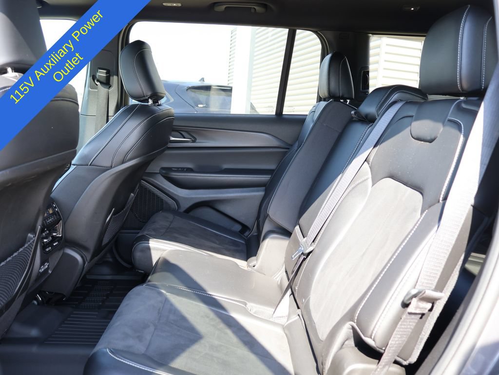 Used 2024 Jeep Grand Cherokee L Altitude AWD/4WD image 19