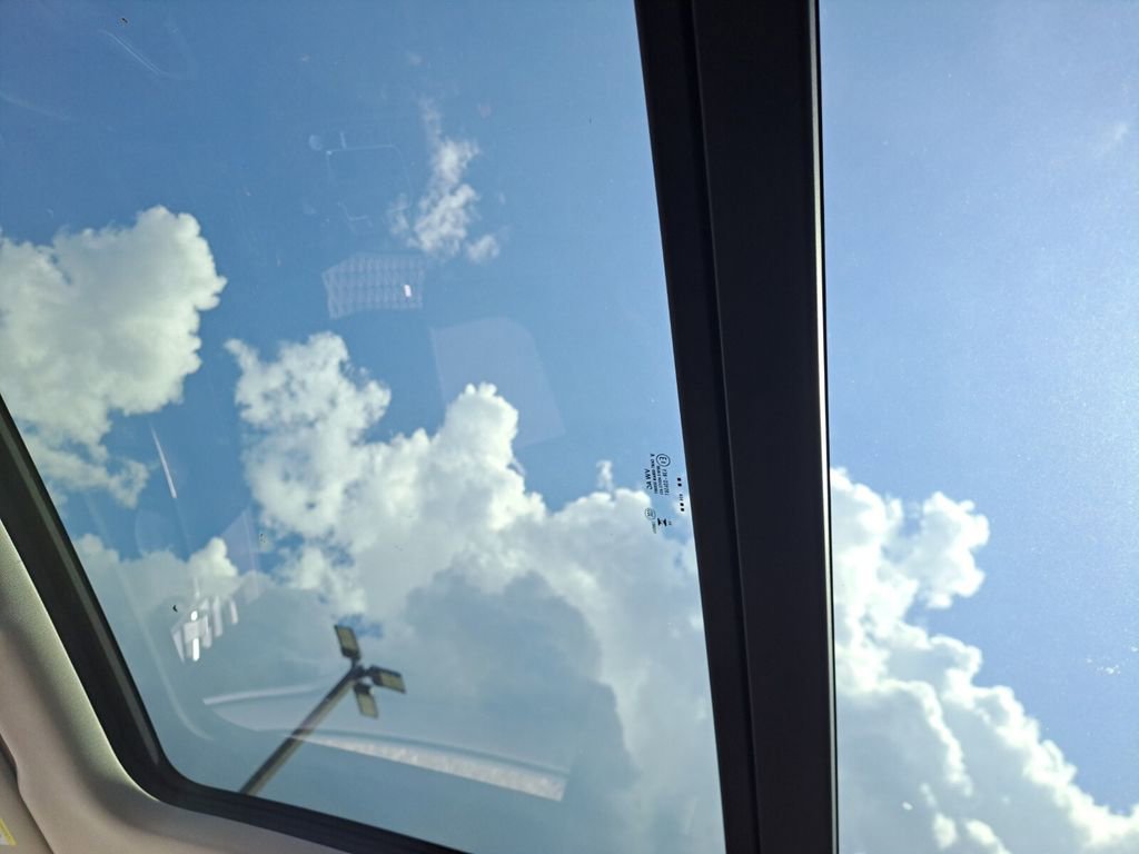 New 2025 Volkswagen Taos SE image 23