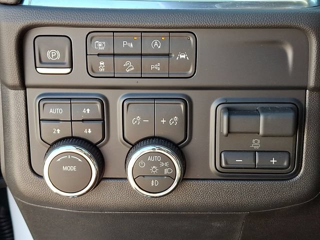 Used 2026 Chevrolet Tahoe Premier AWD/4WD image 8