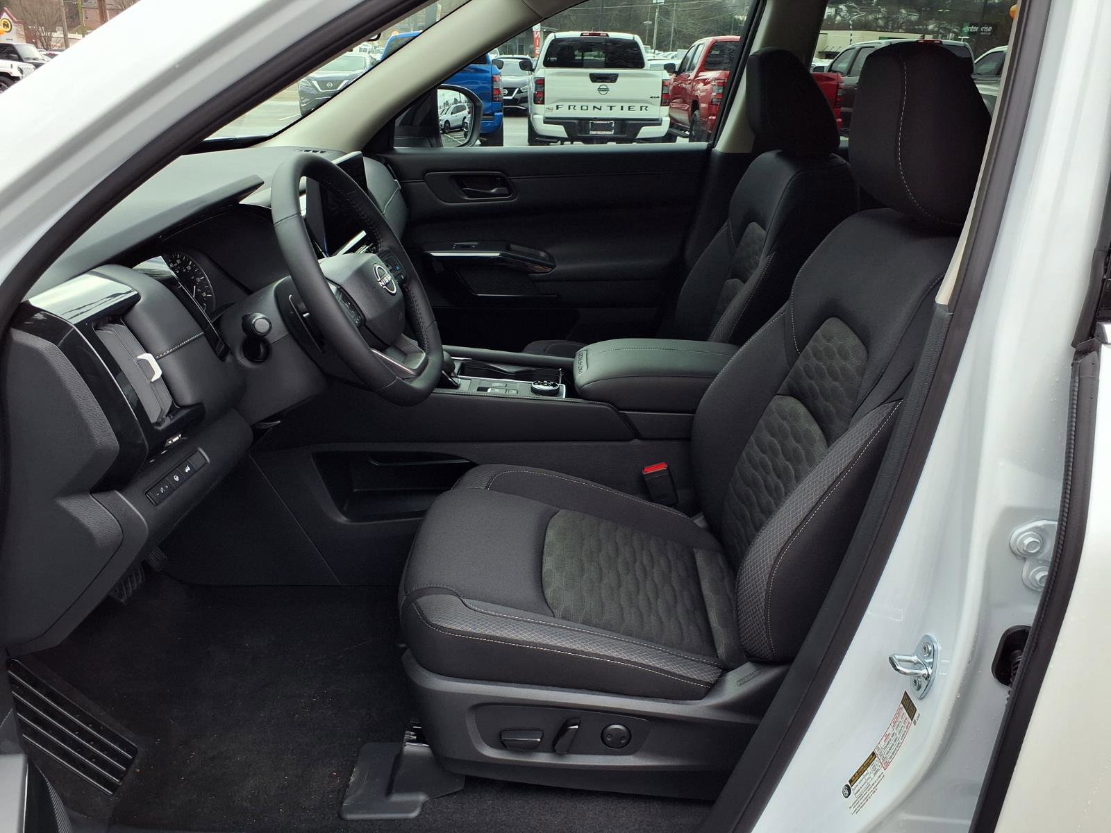 New 2026 Nissan Pathfinder SV image 12