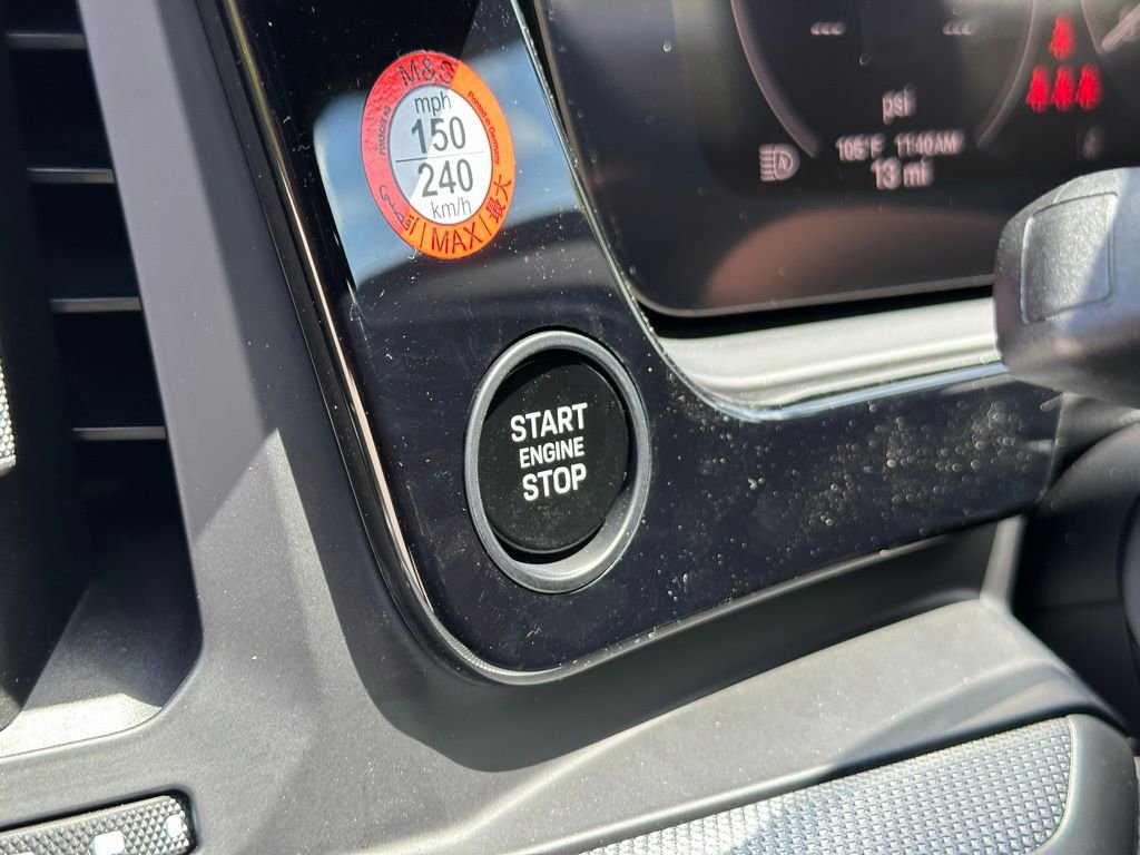 Used 2025 Porsche Cayenne E-Hybrid Coupe image 17