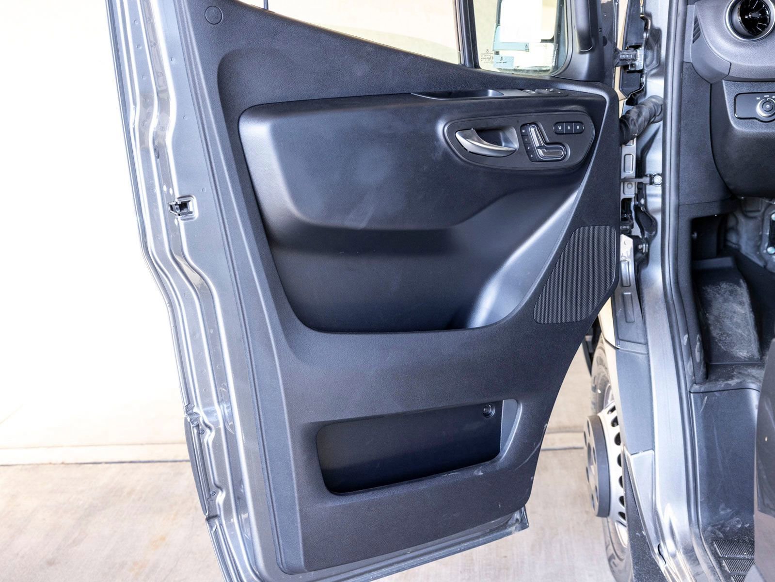 New 2025 Mercedes-Benz Sprinter 4500 image 14