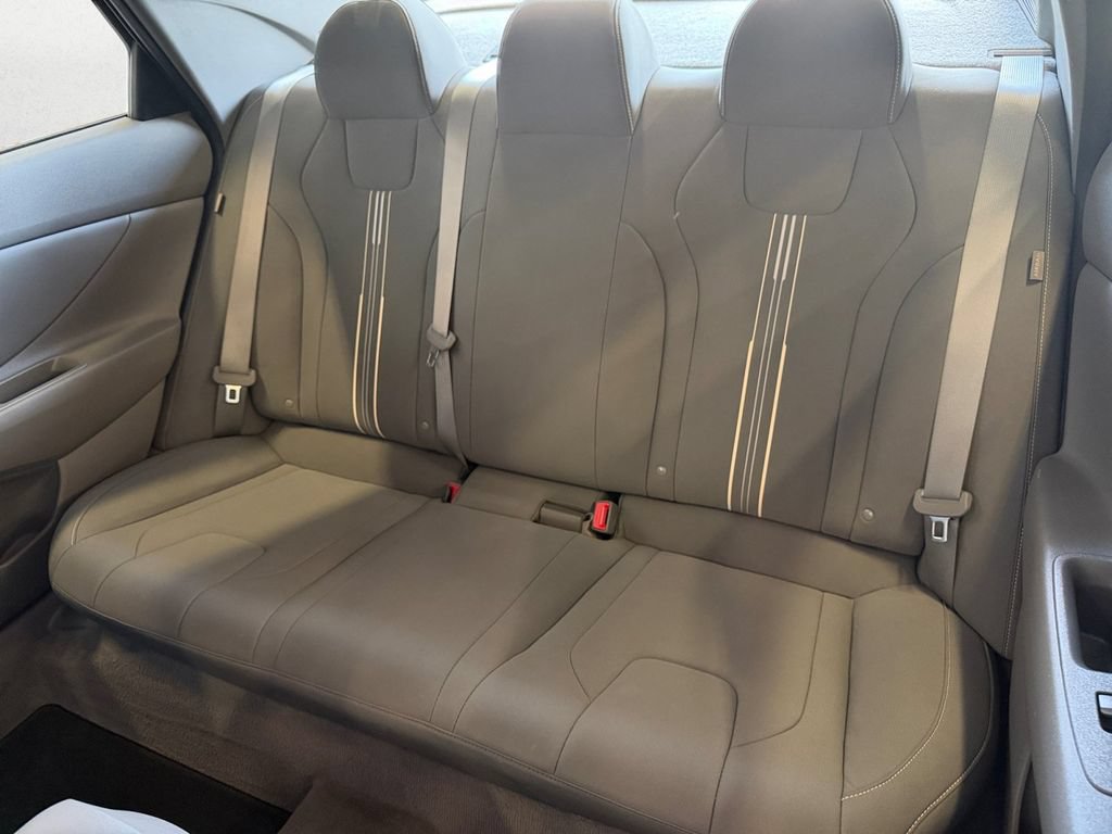 Used 2024 Hyundai Elantra SEL FWD image 8
