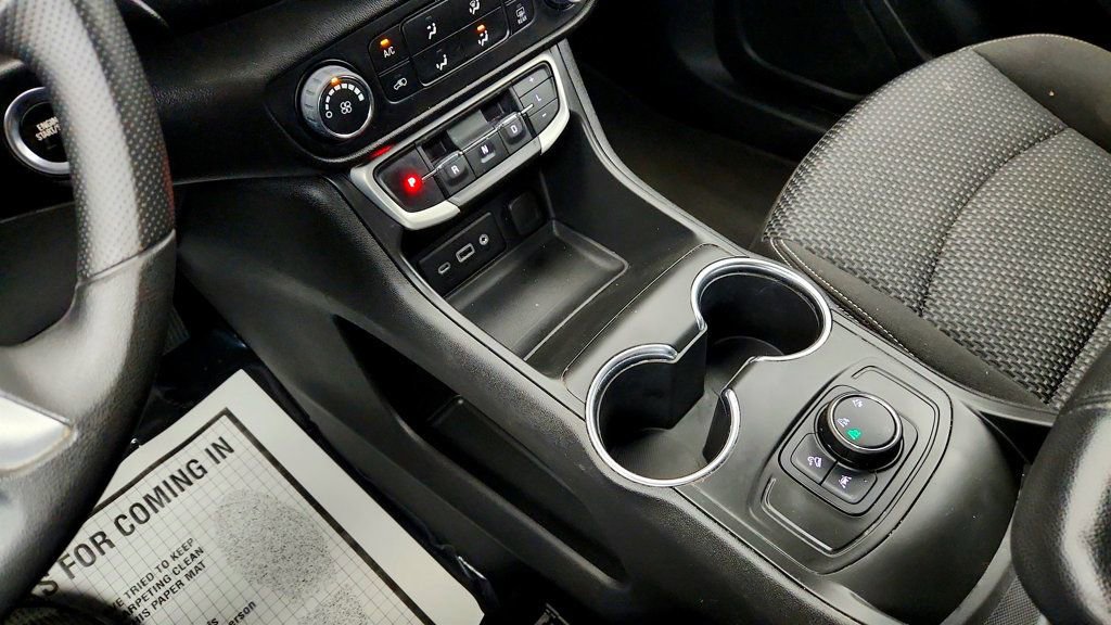 Used 2022 GMC Terrain SLE AWD/4WD image 16