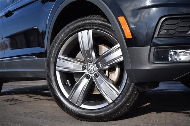 Used 2020 Volkswagen Tiguan SEL w/ Tiguan Two-Row MDO Package image 3