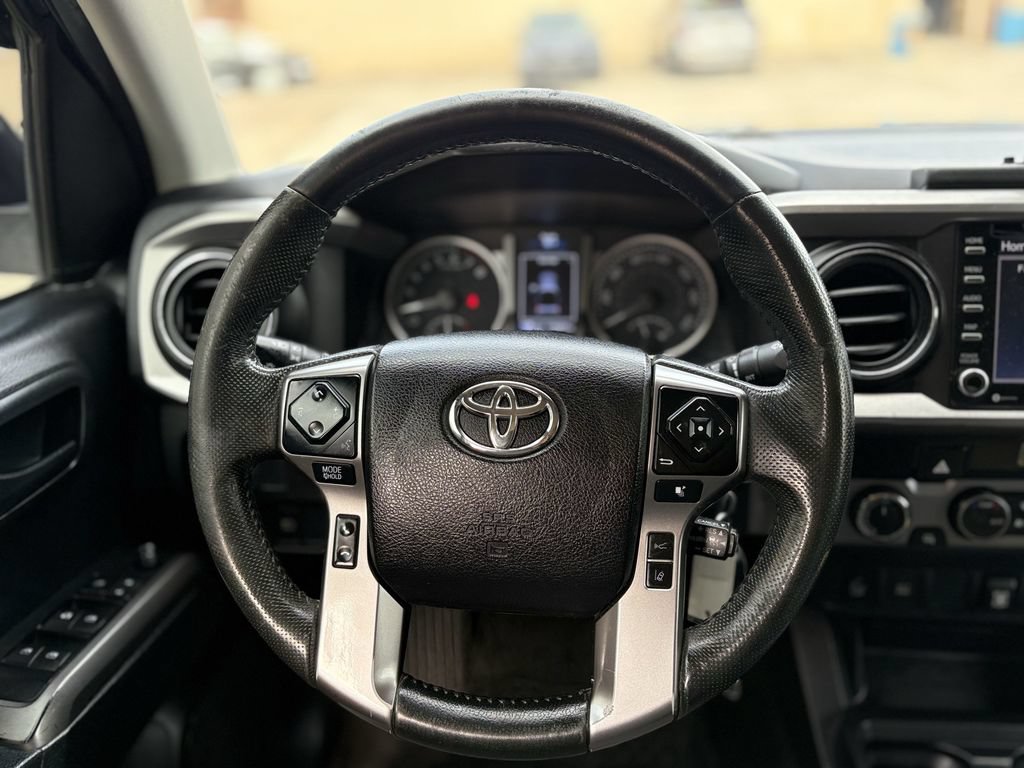 Used 2022 Toyota Tacoma SR5 w/ Technology Package AWD/4WD image 15
