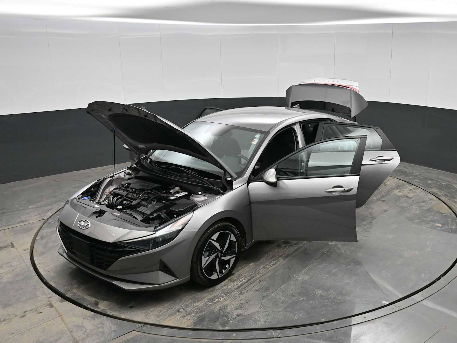 Used 2023 Hyundai Elantra SEL w/ Convenience Package image 39