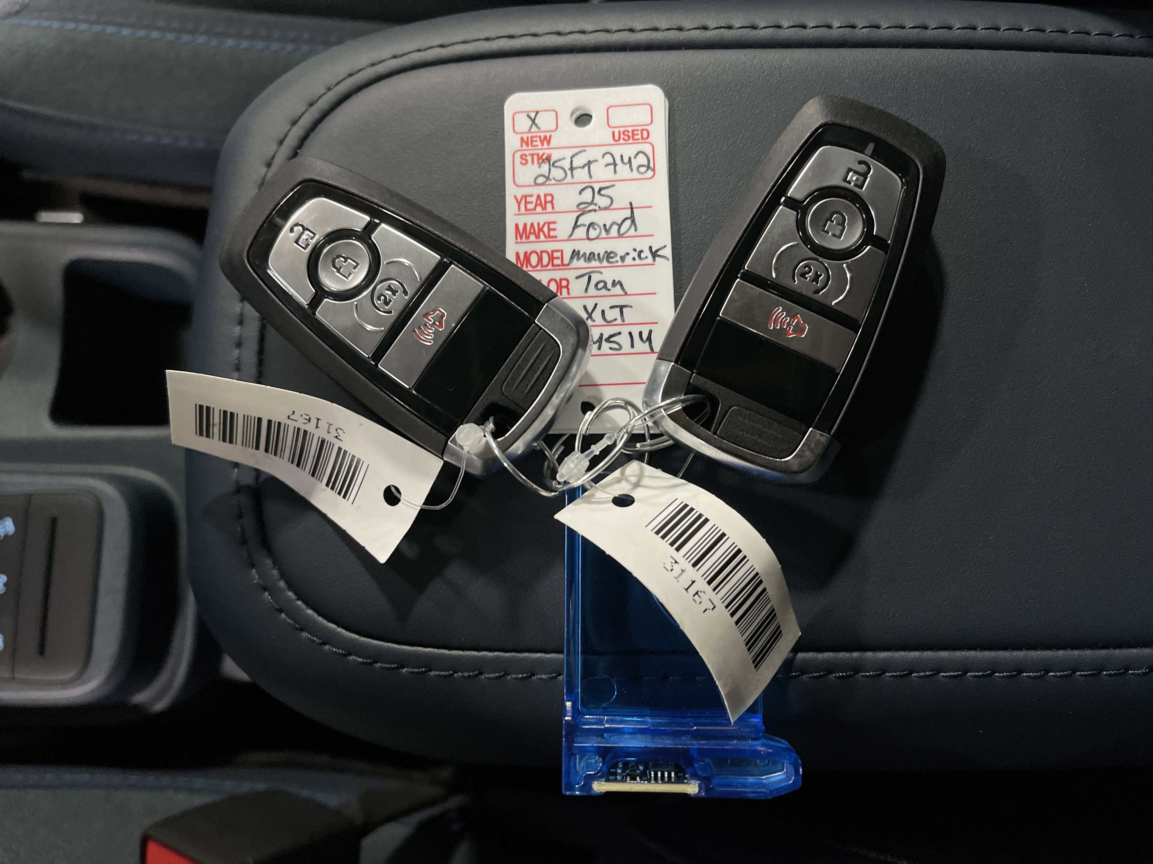 New 2025 Ford Maverick XLT w/ XLT Luxury Package image 28