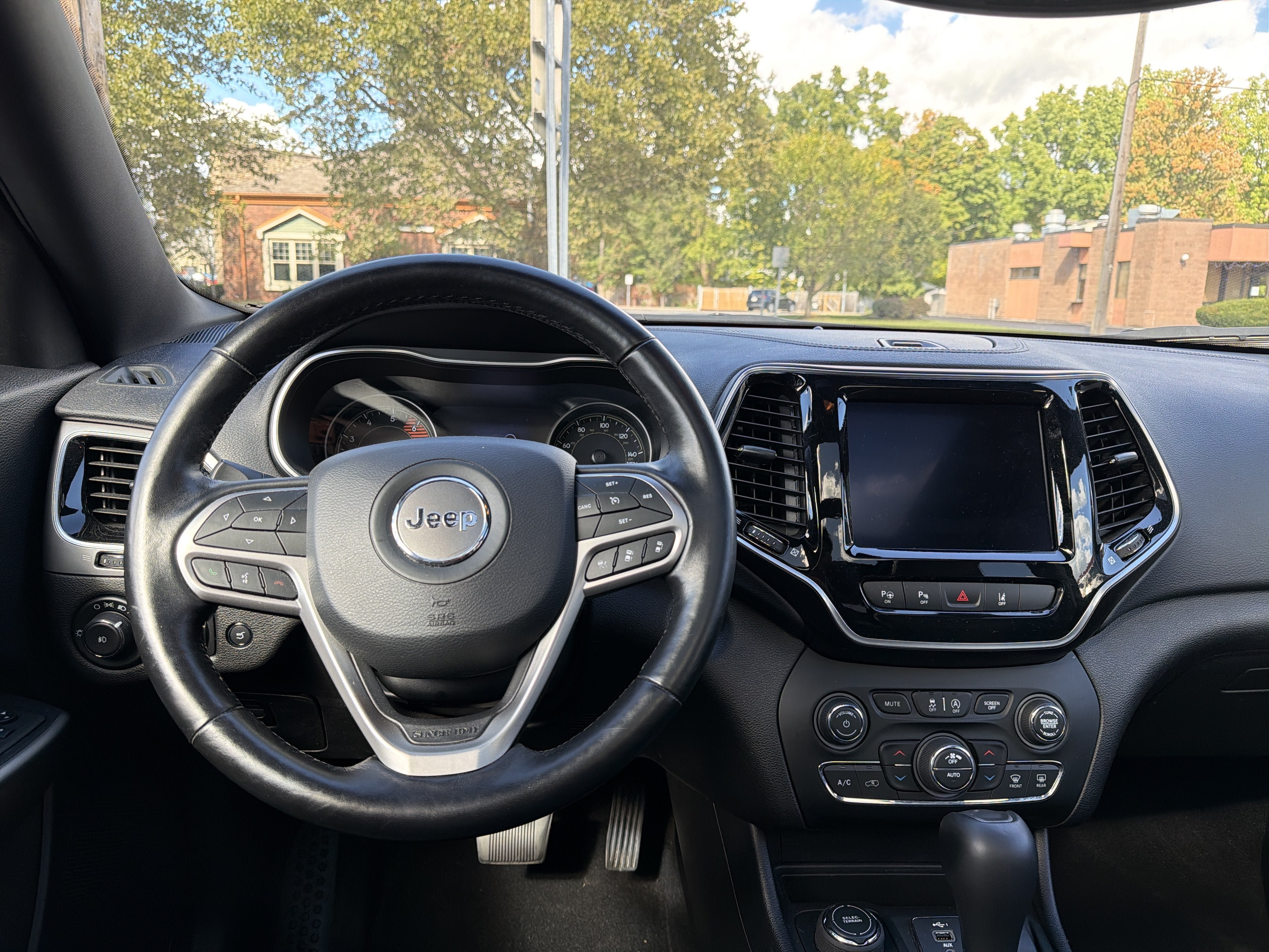 Used 2021 Jeep Cherokee High Altitude AWD/4WD image 12