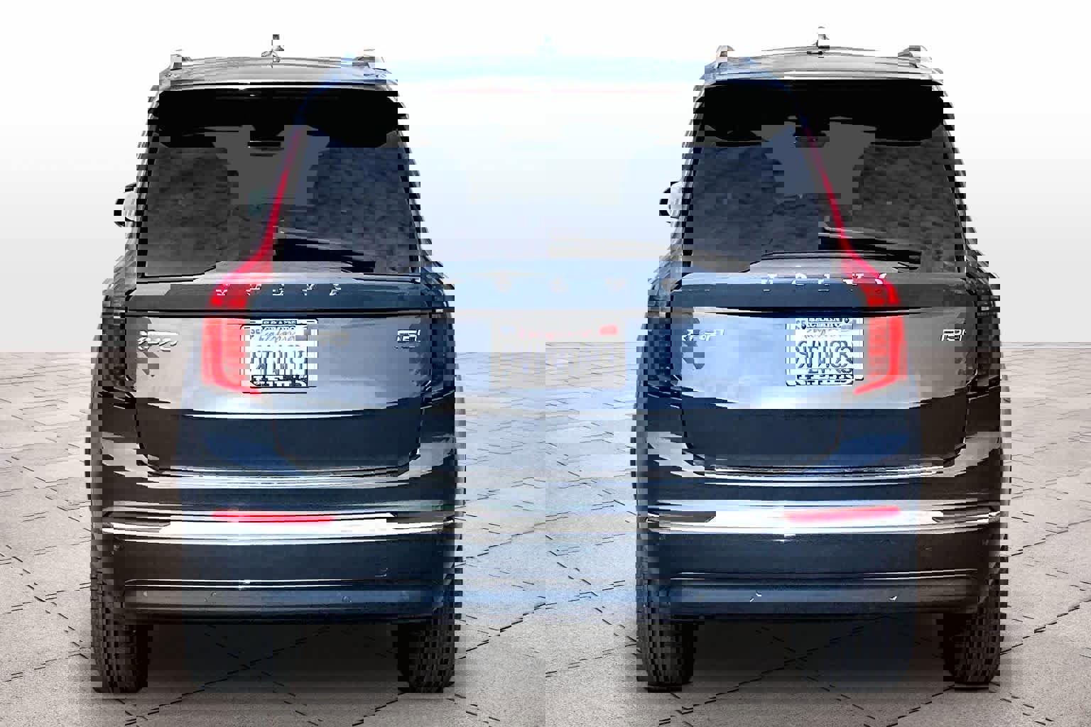 Used 2025 Volvo XC90 B5 Core w/ Protection Package Premier image 7